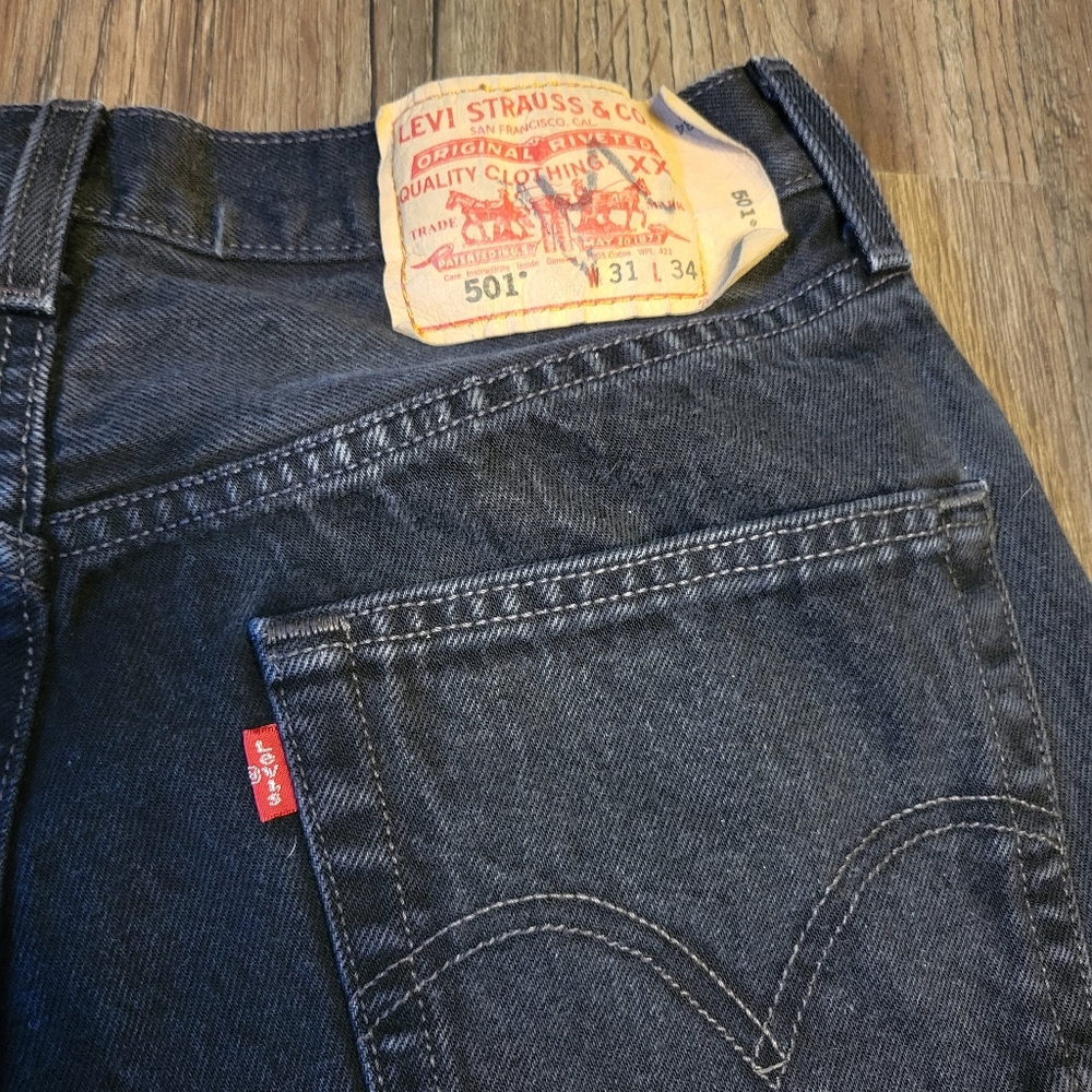 Vintage Levis 501 Button Fly Black Denim Distressed Cut Off Shorts - Picture 5 of 12